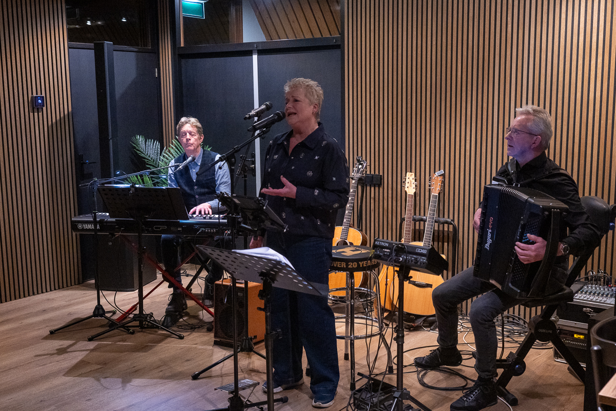 Dûbelkonsert in MFC de Skeakel in Aldegea